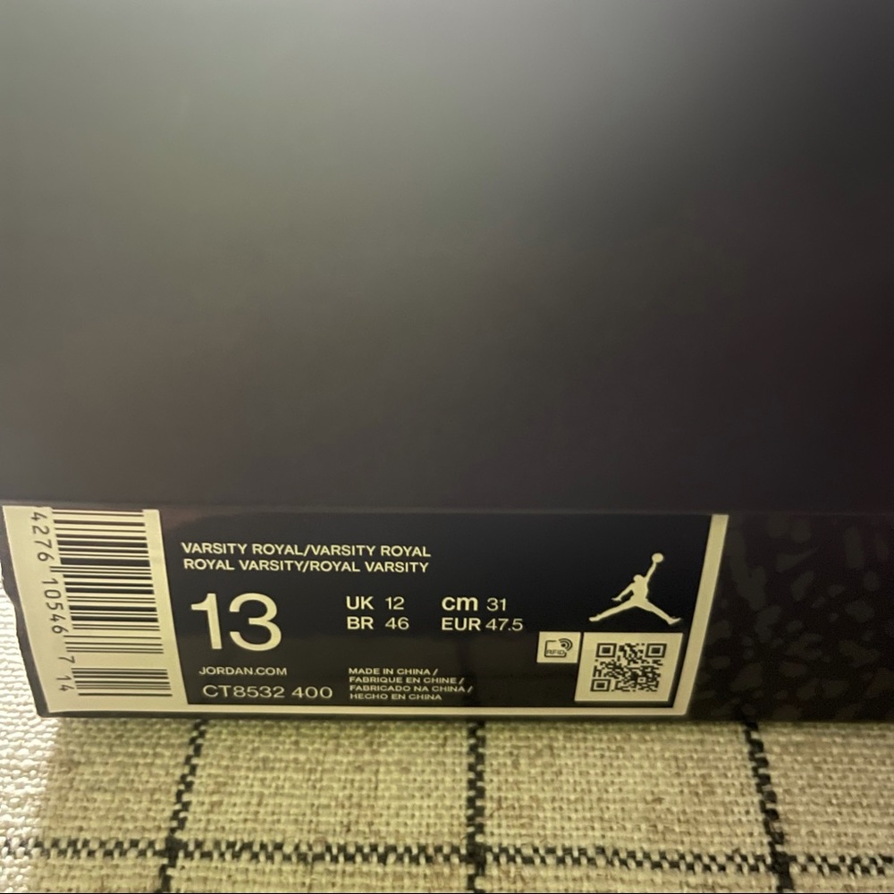 Jordan 3 Retro Varsity Royals - Picture 7 of 7